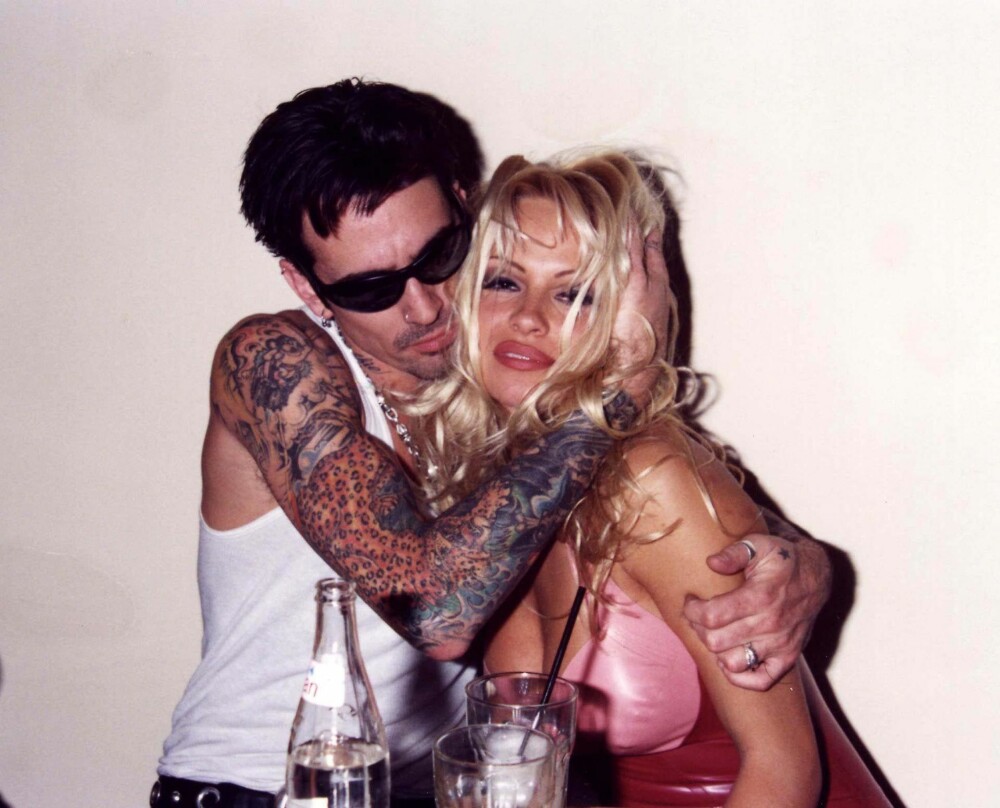 PIONERER: Rockestjernen Tommy Lee og Pamela Anderson ble historiens heiteste par da deres sexvideo ble tilgjengelig på markedet. De er i dag skilt.