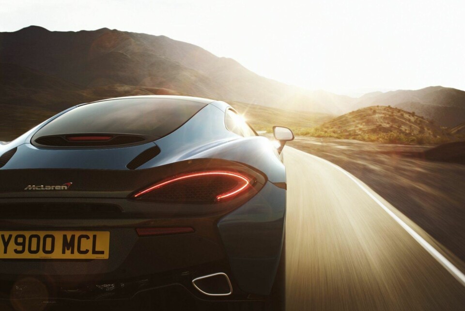 McLaren bygger noen av verdens beste superbiler. Apple lager forbrukerteknologi av ypperste klasse - og har 200 milliarder dollar på bok. Kan de to sammen lage en elbil som legger seg i tet av bilindustrien? Bildet viser hekken til 2017-modellen av McLaren 570GT.