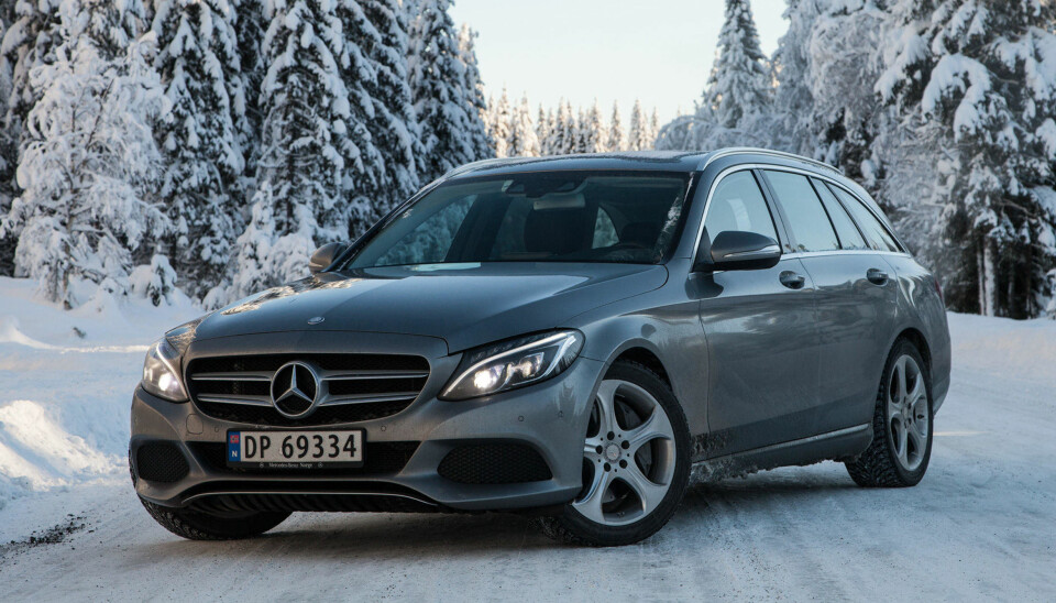 Mercedes C350e kan bli nesten 40.000 kroner billigere.