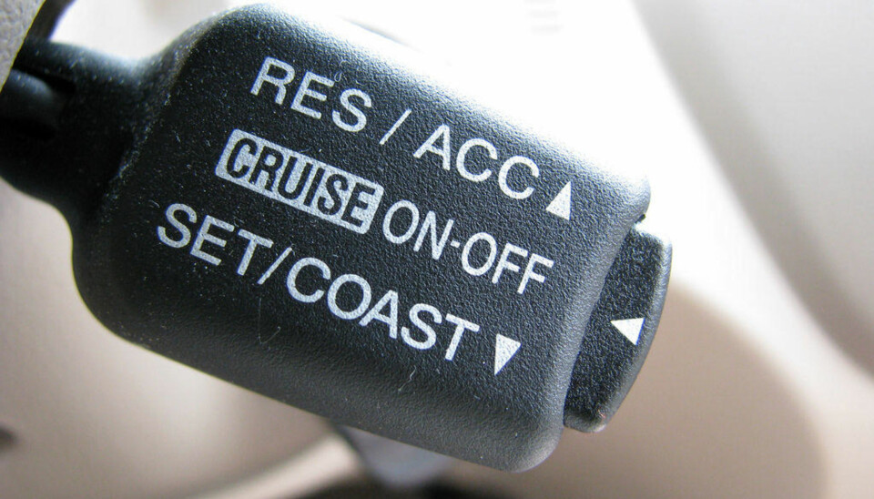 En bil med en enkel cruisekontroll er autonom-nivå 1.