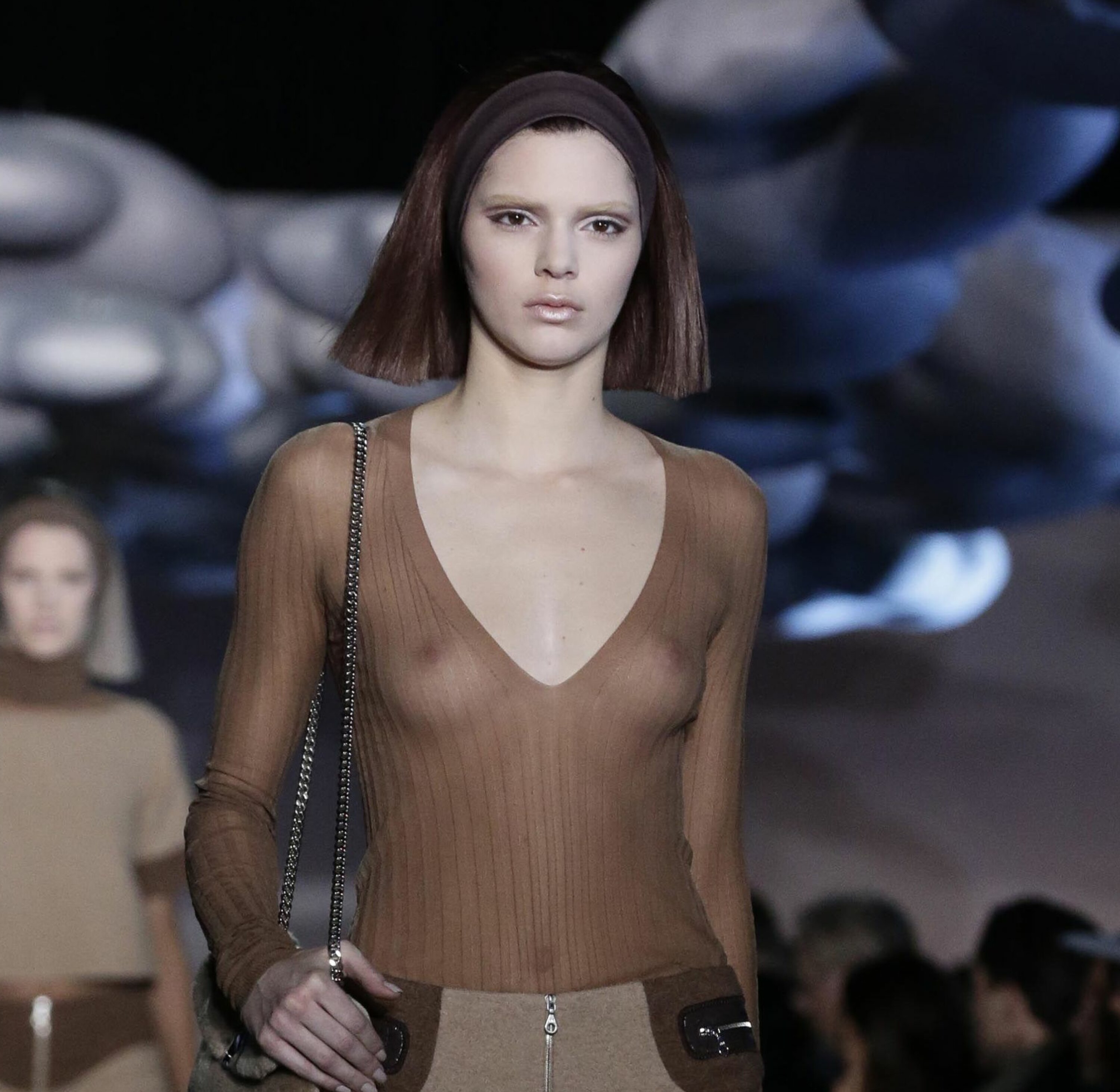 Kendall Jenner debuterte som modell for Marc Jacobs på en måte som har blitt husket ...