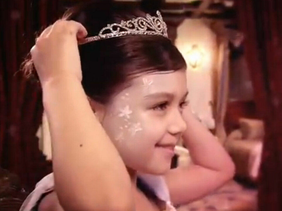 Tilbyr prinsessetimer til 10.000 kroner