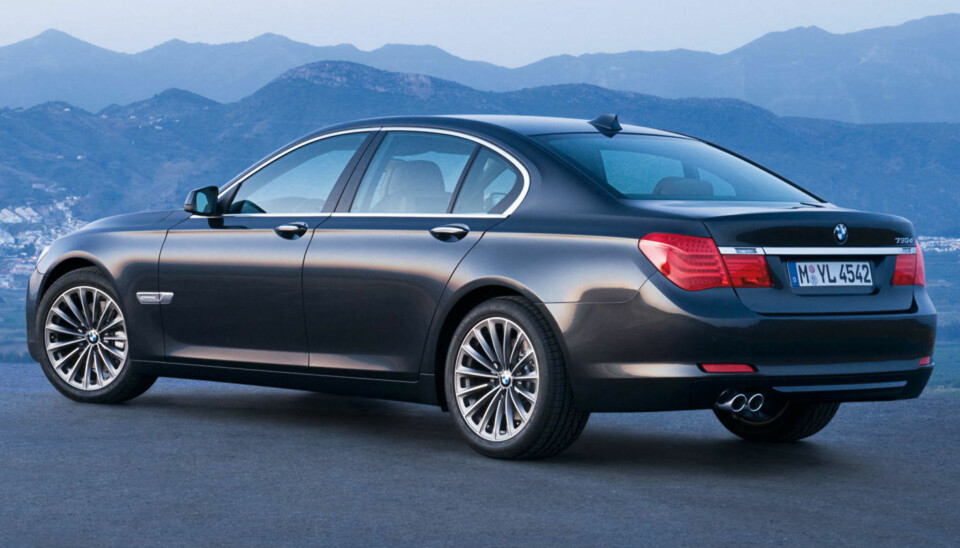 UTEN M-PAKKE: Slik ser BMW 7-serie ut når den ikke har M-pakke montert.