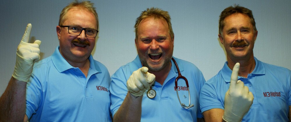 MOVEMBER: Allmennlege Kjetil Høye (i midten) og hans legekollegaer Ola Løland (til venstre) og Helge Opøien mener alle menn over en viss alder burde sjekke prostata.