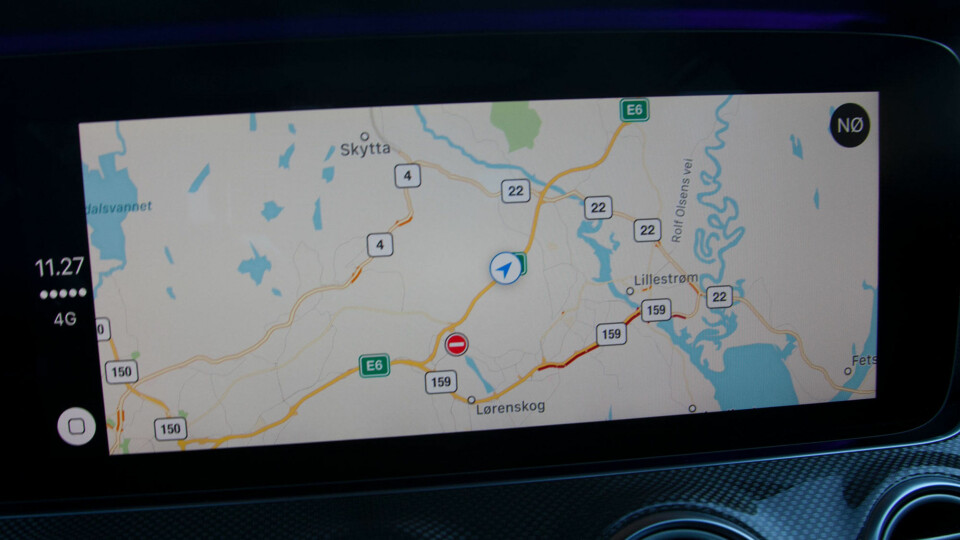 Kart gjennom CarPlay har sanntids trafikkinformasjon.