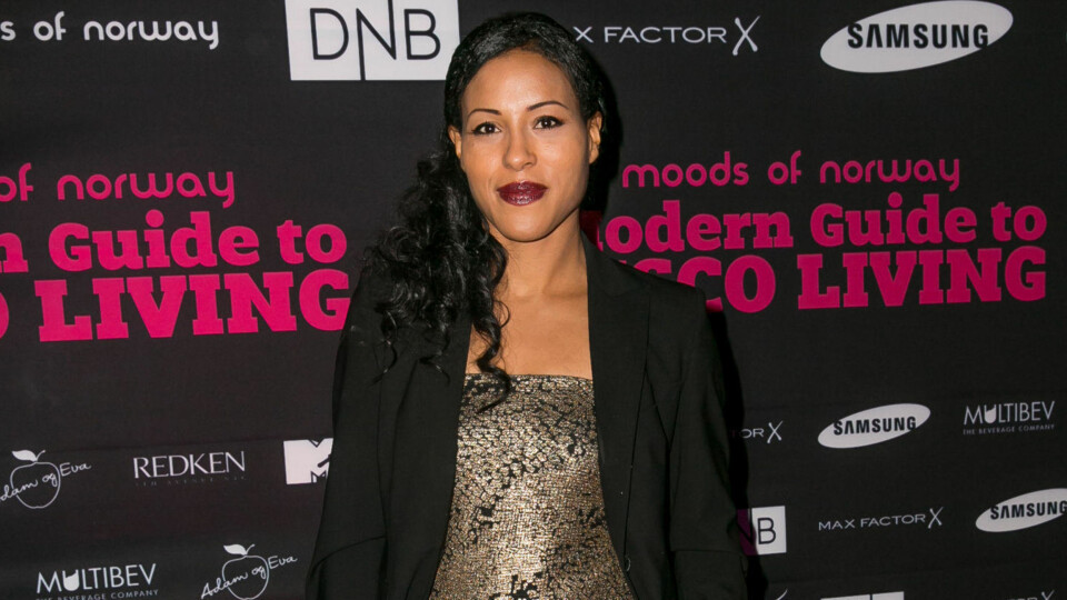 RØD LØPER: Cecilia Brækhus mener at det er mye bra i norsk moteindustri.