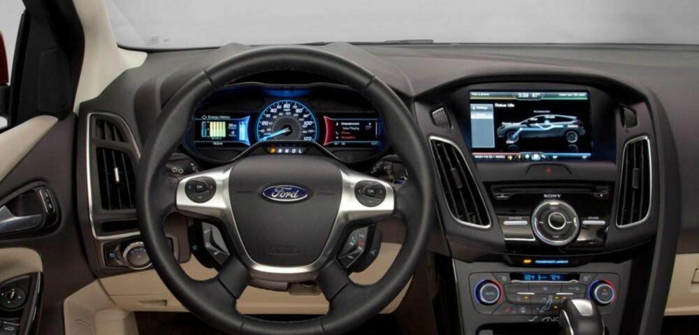 FACELIFT: Ford har laget en ny utgave av sin elektriske Focus. Den har fått bedret rekkevidden og en facelift. Samtidig er prisen kun 233.000 kroner, og er med det en av de billigste elbilene på markedet.