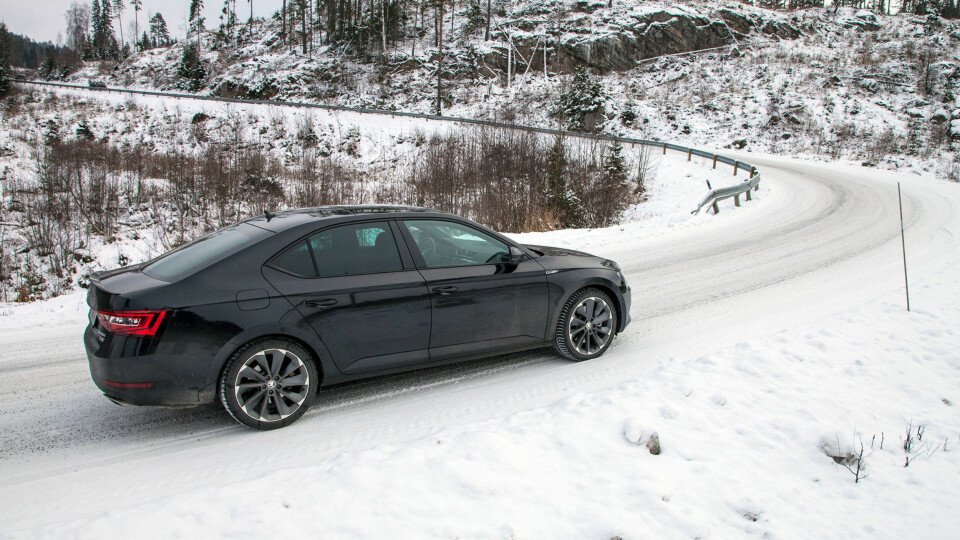 SPORTLINE: Den er lang, den er ganske billig, det er en Skoda - og den er oppsiktsvekkende spennende å kjøre.