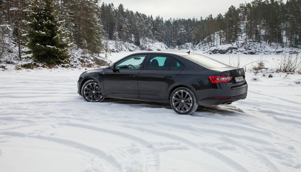 Test: Skoda Superb Sportline 280 hk TSI 4x4