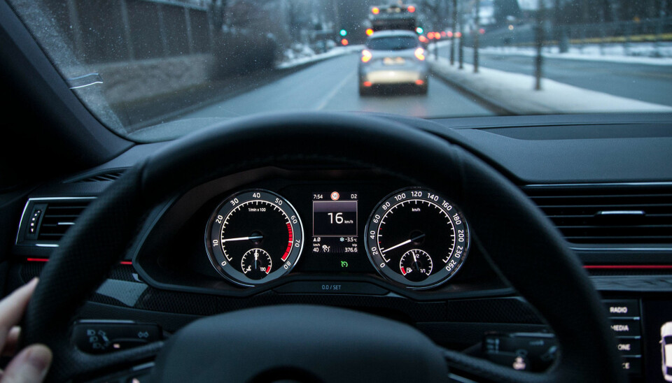 Superb Sportline har adaptiv cruisecontrol som fungerer helt ned til stillestående.
