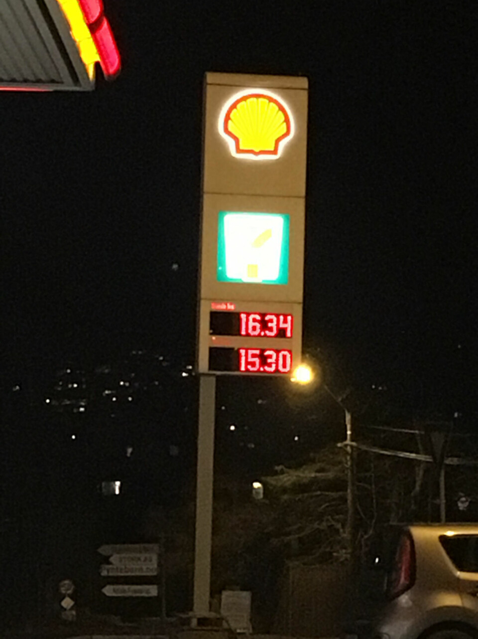 Norske bensinstasjonkjeder skrudde ifølge SSB opp prisene på bensin 2,5 ganger så mye som avgiftshoppet etter nyttår.