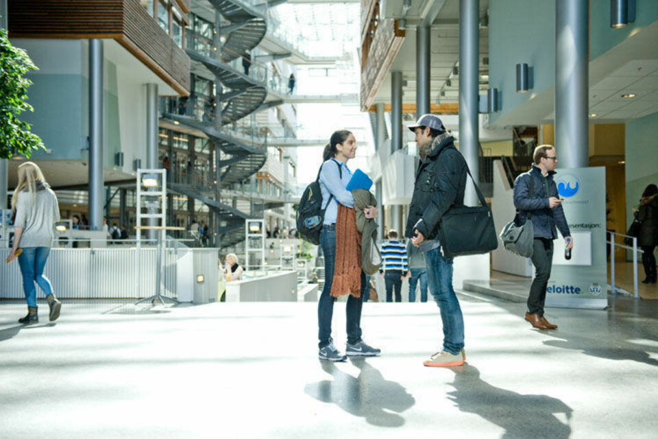 HANDELSHØYSKOLEN BI har hatt suksess med å ha praksis som en del av studiet