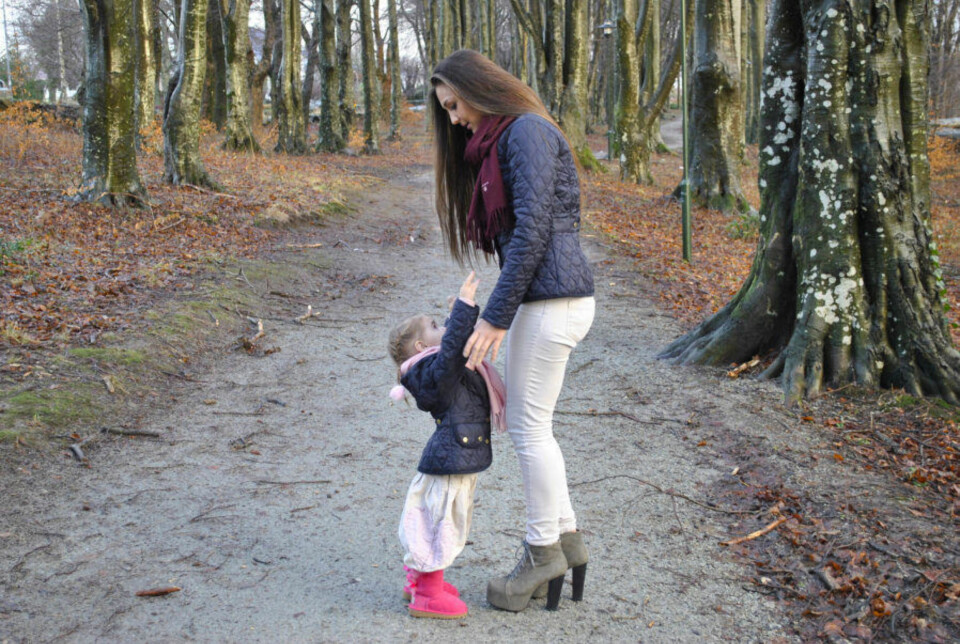 ALENEMAMMA: 17-åringen sier hun gjerne kan tenke seg flere barn i fremtiden.