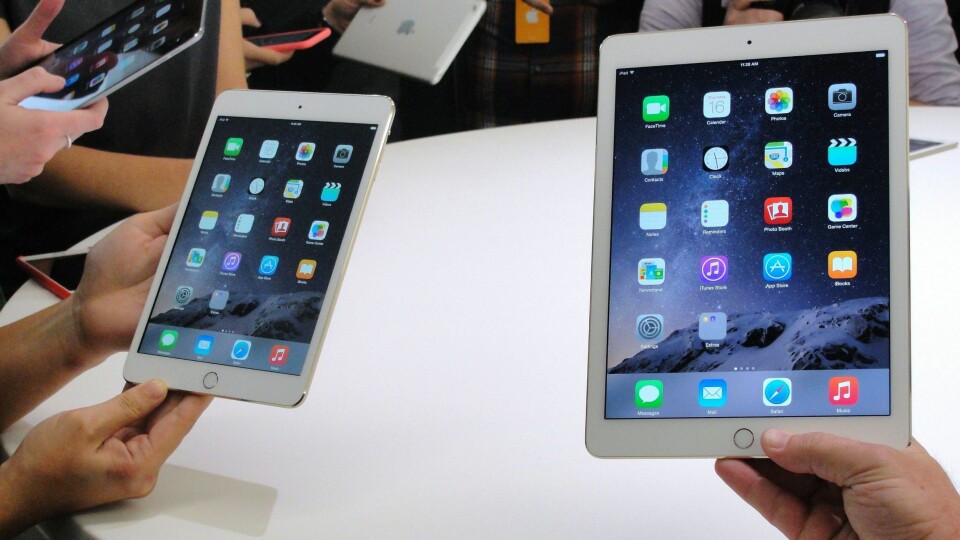 iPad Mini (t.v.) har aldri fått veldig mye kjærlighet fra Apple. Nå tyder alt på at produktet er i ferd med å avgå med døden.