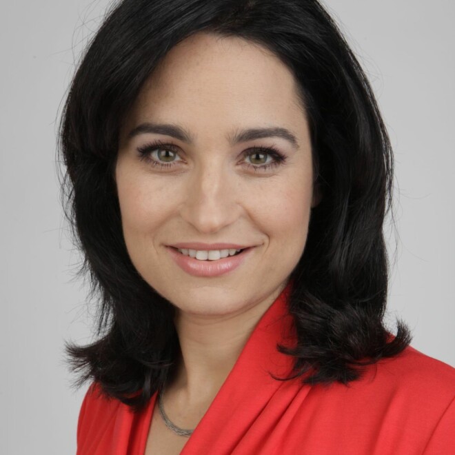 ADVARER: Hudlegen Yael Adler advarer mot tatoveringer, og hevder de er tikkende giftbomber.