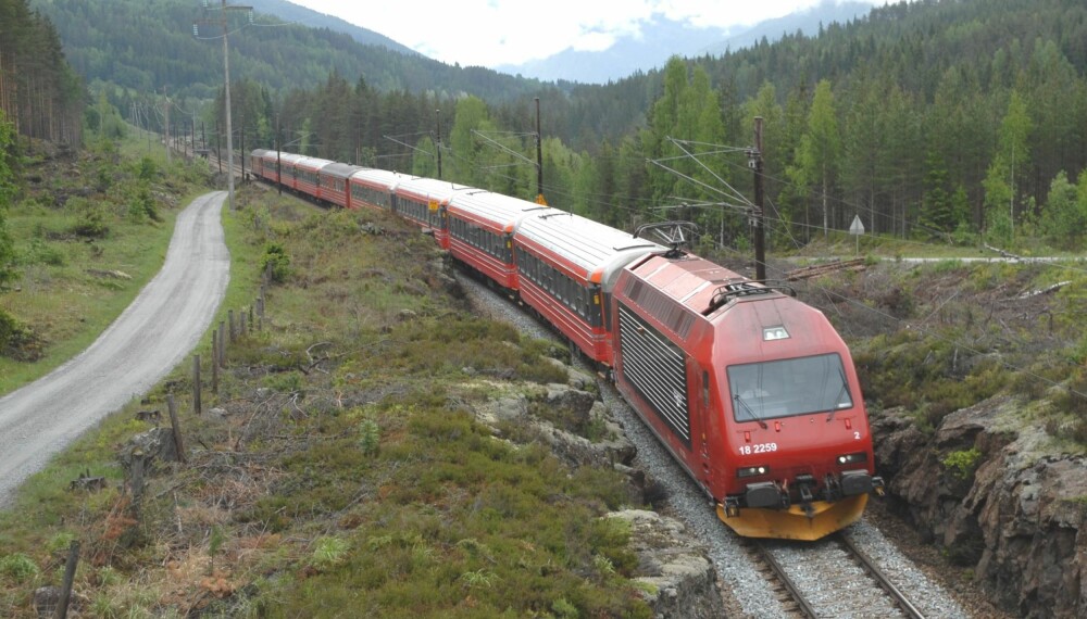 Tog og bil til Bergen fra Oslo tar omtrent like lang tid.