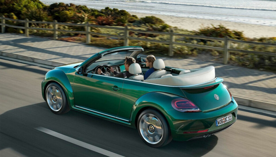 VW Beetle Cabriolet får lov til å leve videre i overskuelig framtid og er VWs eneste takløse bil nå.
