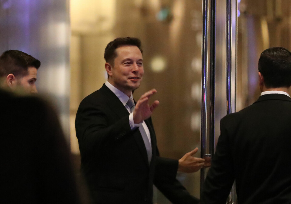 Tesla-grunnlegger truer med å vende ryggen til Trump