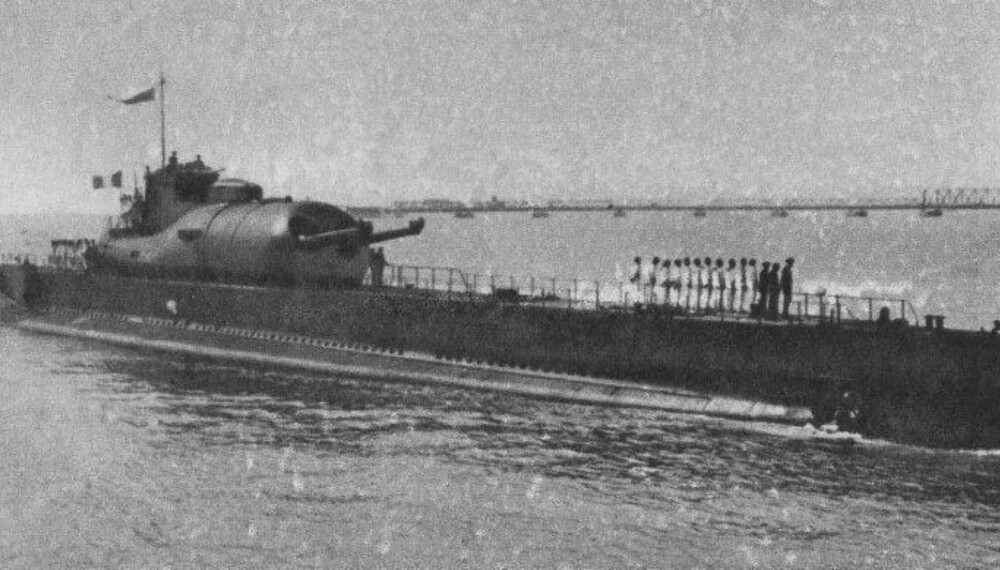 VERDENS STØRSTE: Den franske ubåten Surcouf var verdens største ubåt fra den var ferdigstilt i 1927 fram til Japan sjøsatte sin I-400 i 1943. Surcouf sank for øvrig etter en ulykke i 1942.