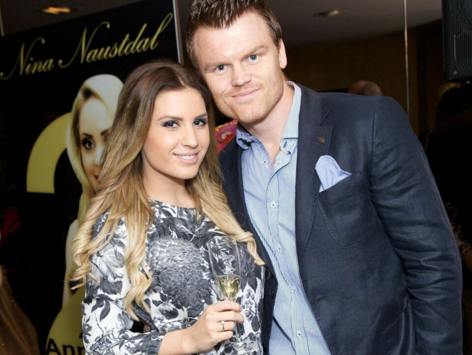 JOHN ARNE RIISE gifter seg med Louise Angelica Markussen i mai, men er ifølge sin ekskone Maria Elvegård ennå ikke skilt.