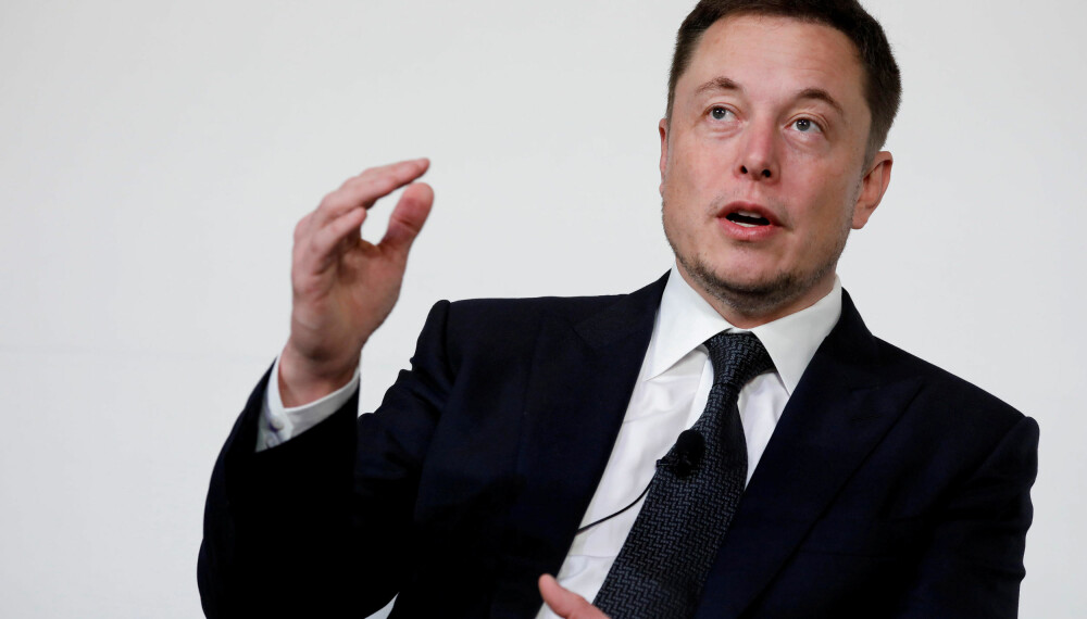 ELON MUSK og Tesla ønsker å fokusere på rekkevidden til sine elbiler, ikke batterikapasitet. Til investorer oppgir Musk likevel at Model 3 har batteripakker på rundt 50 kWh og 75 kWh.