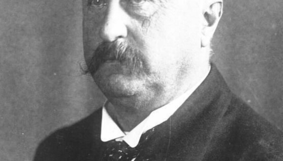 Konstantin (Constantin) Fehrenbach var president for riksdagen i 1918, senere president for Weimar-republikken fra 1919 til 1920 før han ble kansler i Tyskland i juni 1920. Han var medlem av sentrumspartiet, og ledet deres fraksjon i riksdagen til han døde i 1926 etter at han trakk seg som kansler på grunn av at han ikke fikk med seg riksdagen på framforhandlet resultat med de allierte.