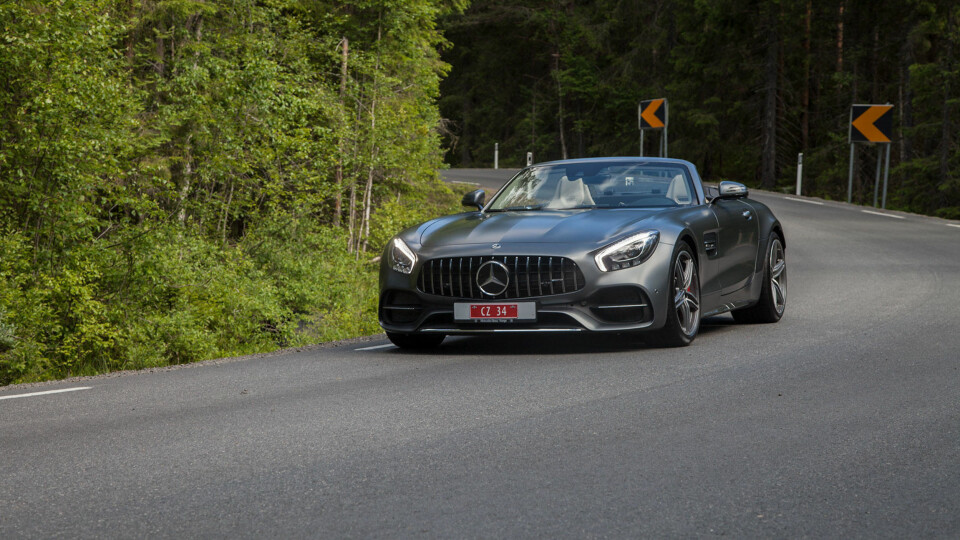 BRUTAL SKARPING: AMG GT C Roadster klarer å kombinere egenskaper som kanskje ingen andre biler klarer å få til å fungere.