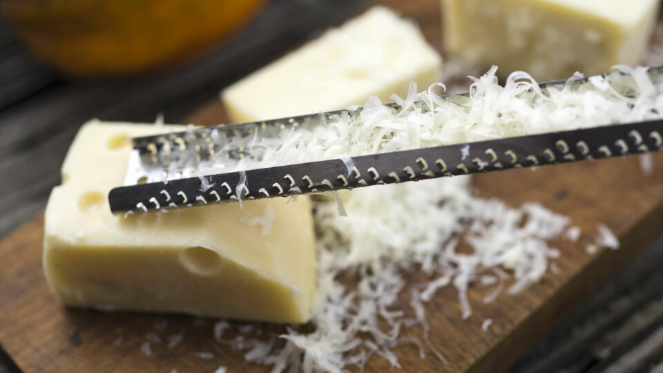 PROTEIN-VINNER: Når vi sammenligner proteininnholdet, er revet parmesan den store vinneren. Parmesanen inneholder hele 39 gram protein per 100 gram vare.