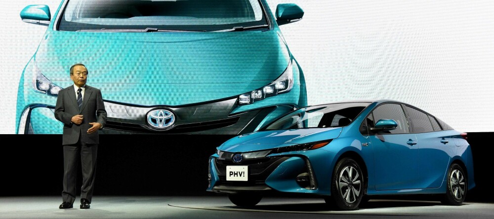 Toyotas styreleder Takeshi Uchiyamada ved lanseringen av 2017-modellen av Prius, en gang i tiden en av de grønneste bilene en kunne kjøpe.