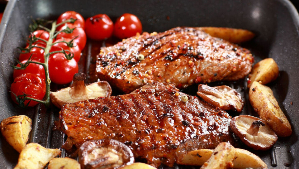 SUNN OG NÆRINGSRIK: Et saftig biffstykke servert med grillede grønnsaker er både sunt og godt.