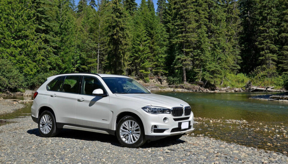 BMW X5 har vært drømmebil i flere generasjoner. Finner du et brukt eksemplar med manuell girkasse, kan det være mye penger å spare.