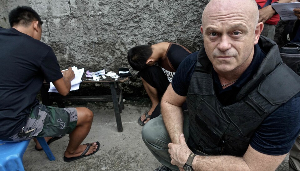 NARKOKRIG: På Filippinene er det for øyeblikket en stor krig mot narkotikamisbruke i landet. I Manila var Ross Kemp med det lokale politiet ut på aksjon i håp om å arrestere narkolangere.