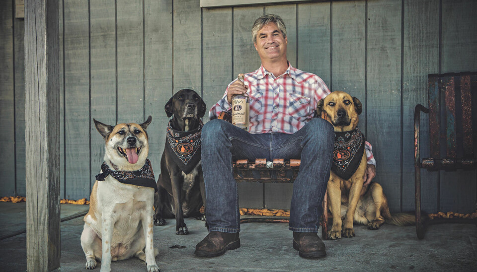 DEN AMERIKANSKE DRØMMEN: Bert Beveridge lever virkelig den amerikanske drømmen. Etter 20 år med hardt arbeid er vodka-selskapet hans nå verdt nærmere 20 milliarder kroner. Mye av pengene går til å redde hjemløse hunder.