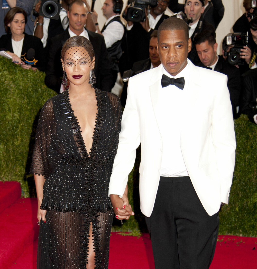 BEYONCE er 32, ektemann Jay Z er 44.