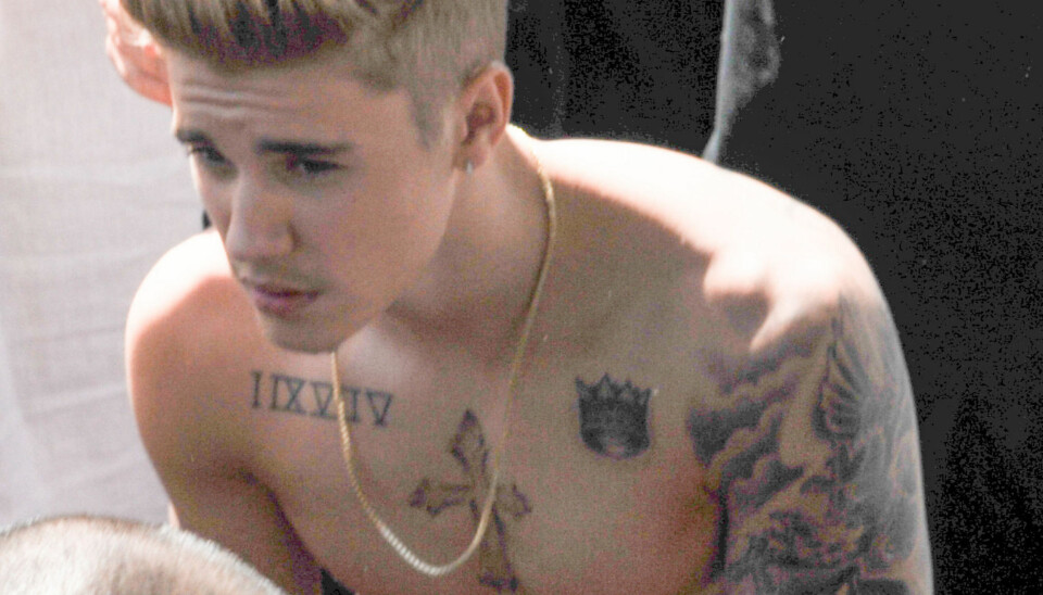 KJENTE: Tatoveringer er en trend, og har vært det i mange år. Også kjendiser som Justin Bieber har kastet seg over den.
