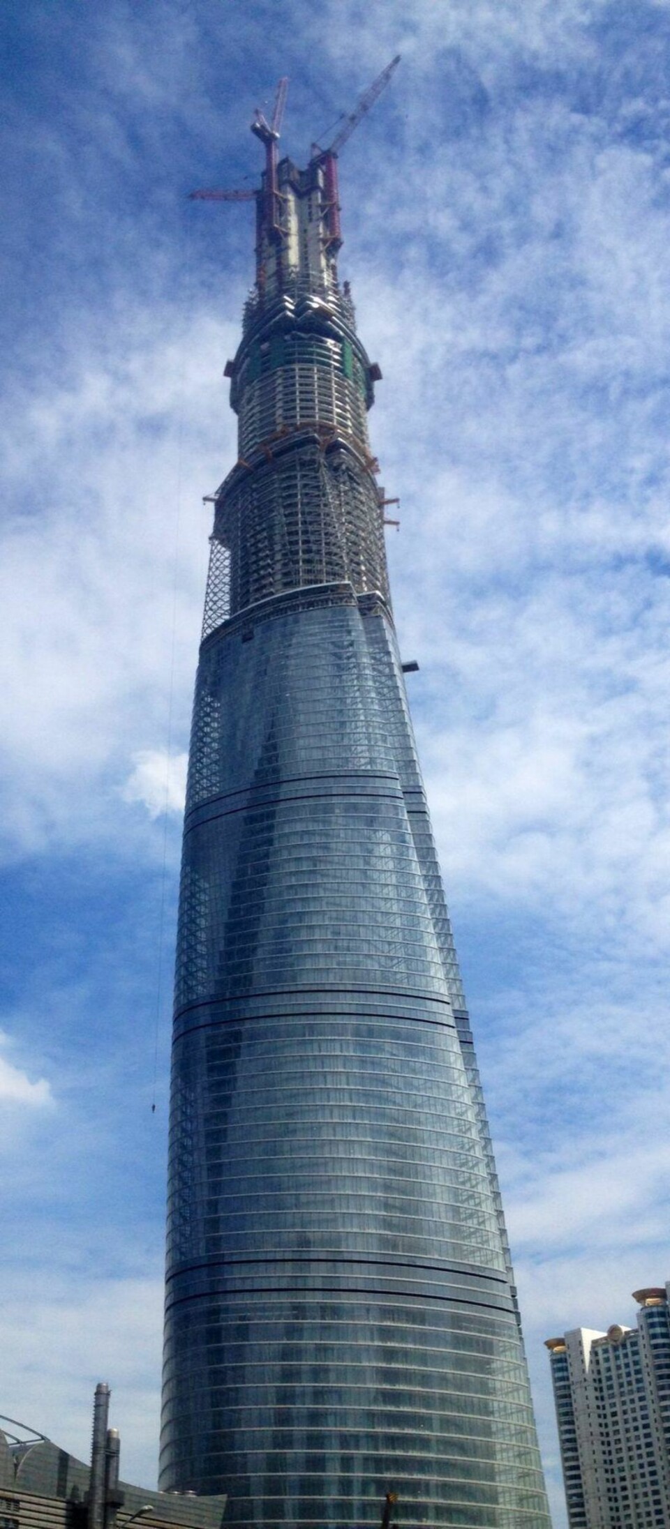 Shanghai Tower er verdens nest høyeste bygning - åpnet uten feiring