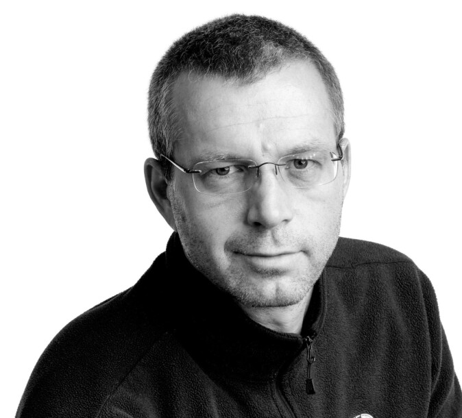 ØYVIND JAKOBSEN, bor i Oslo, husstanden har fem medlemmer, kjører bil i stedet for å fly.