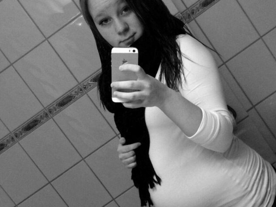 UVITENDE MENNESKER: Emilie Aulie mener sinna drittkommentarer og trakassering kommer av uvitende mennesker som ikke tror at unge mennesker klarer å ta hånd om et barn.