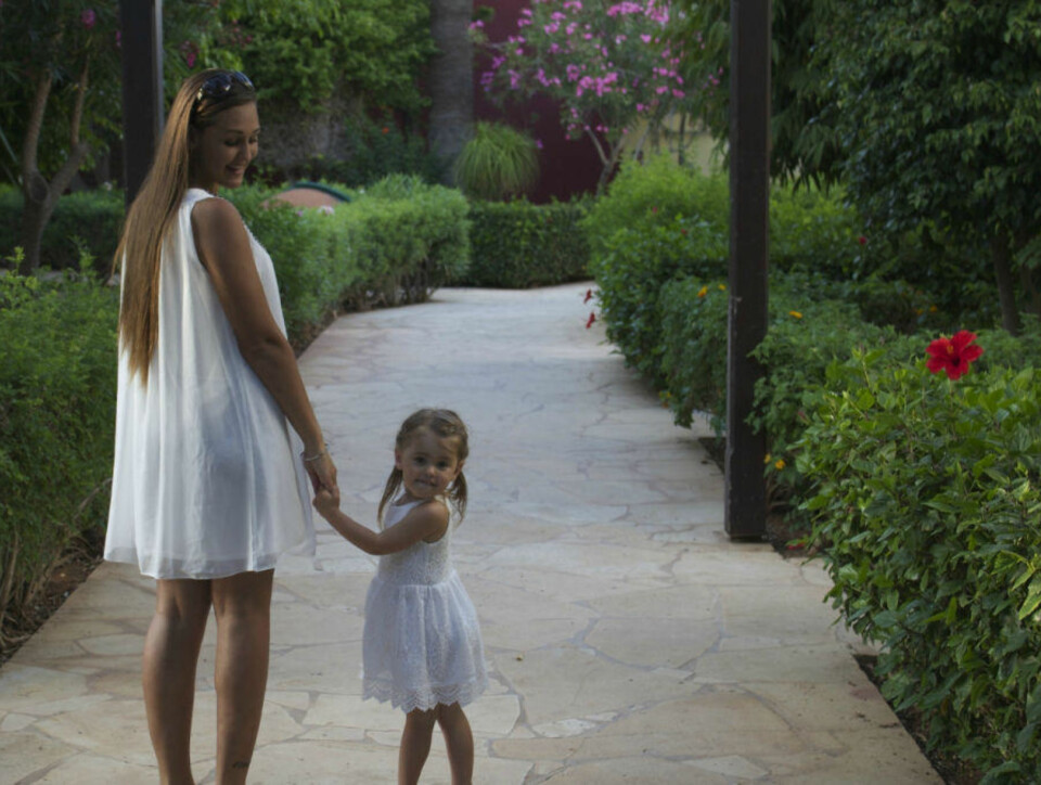 Anna Rasmussen: - Jeg er bare en 17 år gammel jente og mamma.