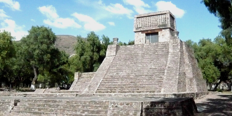 TEMPEL: Aztekerpyramiden i Santa Cecilia Acatitlan i Mexico.