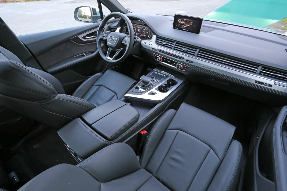 HØVDINGSETE: Det er ikke ulyder i Audi Q7. Det er en av flere ting som får den til å virke som den fremste blant luksus-SUV-er.