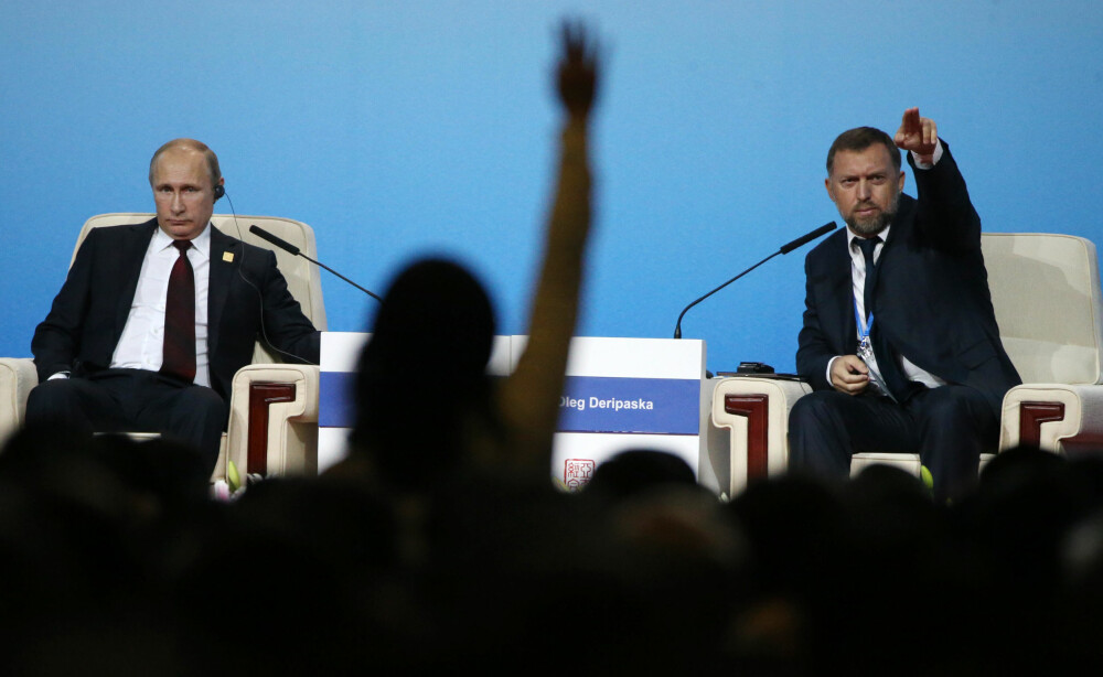 GODE VENNER: Vlaimir Putin og Oleg Deripaska skal være nære venner. Her fra en konferanse i Beijing Kina i 2014.