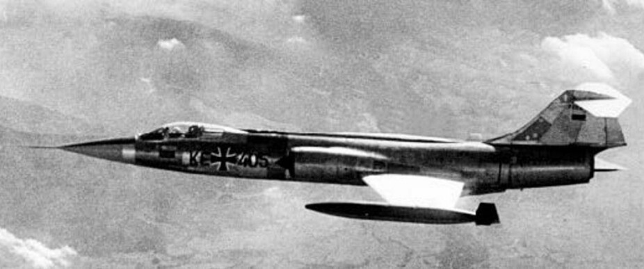 KREVENDE: F-104 Starfighter var et krevende jagerfly. Kombinasjonen med relativt uerfarne piloter ble ofte fatal. To ganger ble norsk luftrom utsatt for rene dødsferder med bevisstløse utenlandske piloter om bord. Ulykkesflyet hadde andre kjennetegn før det ble levert til JG31. Her fotografert ett år før den fatale turen.