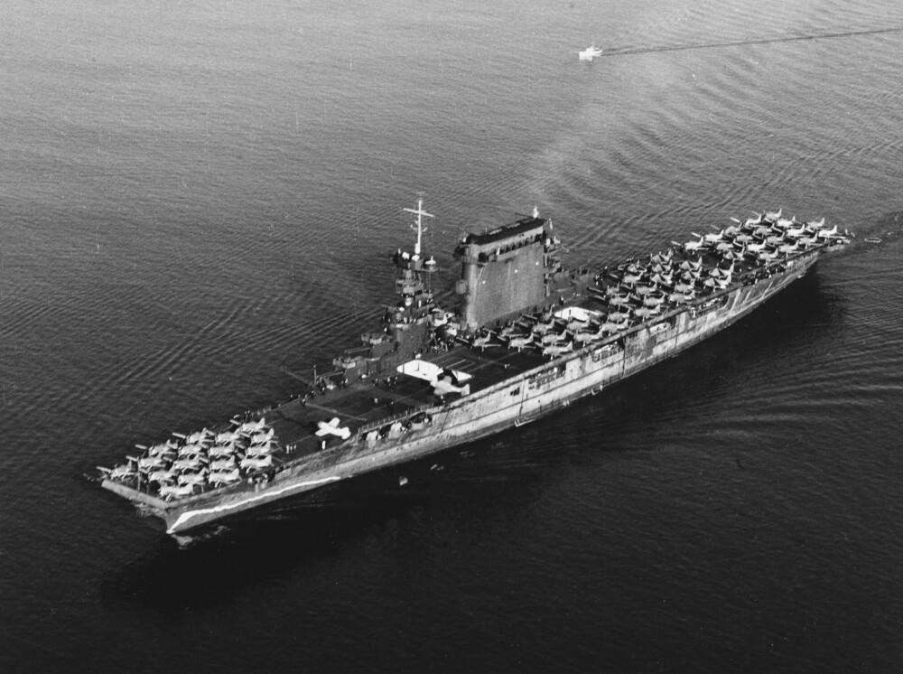 USS Lexington fotografert 14. oktober 1941 på vei ut fra San Diego i California.