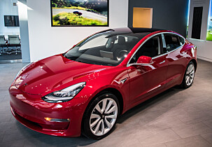 <b>VIKTIG LADENETTVERK: </b>Tesla Model 3 er på vei til markedet og blir merkets nye volummodell. Med mange flere biler, blir også nettverket av superladestasjoner ekstra viktig.