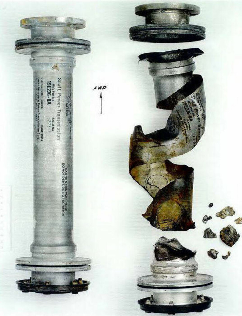 REVET I STYKKER: Den høyre akselforbindelsen mellom motor og girboks ble revet i stykker i 1800 fots høyde.