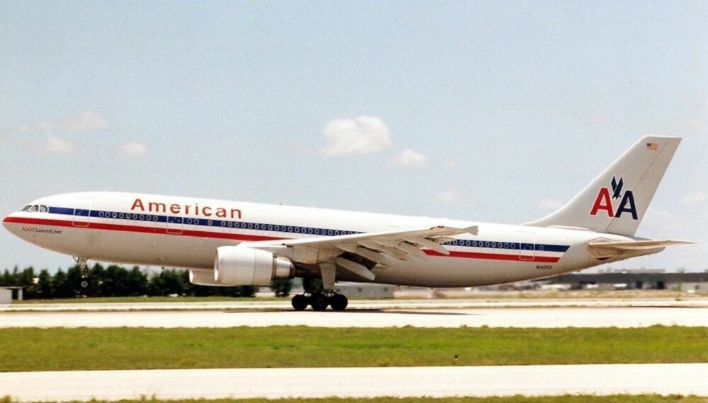 STYRTET: Denne Airbus A300-maskinen styrtet i et boligområde i New York etter å ha møtt turbulens i form av vingevirvler fra en Boeing 747-400. Bildet er tatt i 1989.