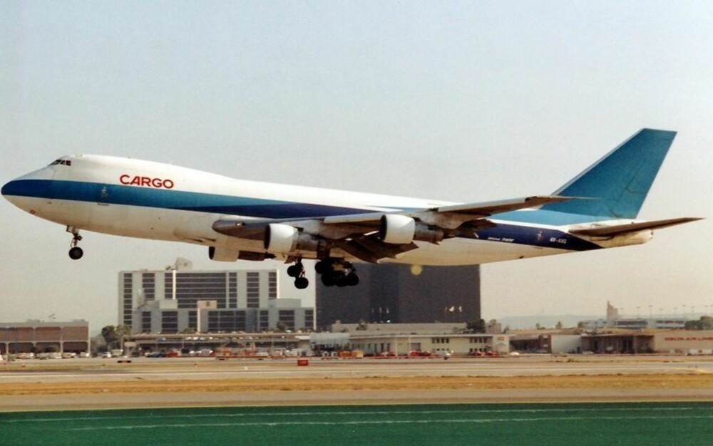 ULYKKESFLYET: Det var dette flyet, et Boeing 747F fra El Al som styrtet i en forstad av Amsterdam 4. oktober 1992. Her fotografert på flyplassen i Los Angeles.