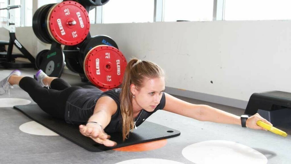 Silje gjør «Jorda Rundt» med vektskive.