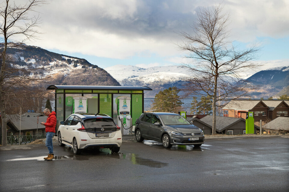 KINSARVIK: På etappen hit, over fjellet i uvær, brukte Leaf en god del mer strøm enn e-Golf.